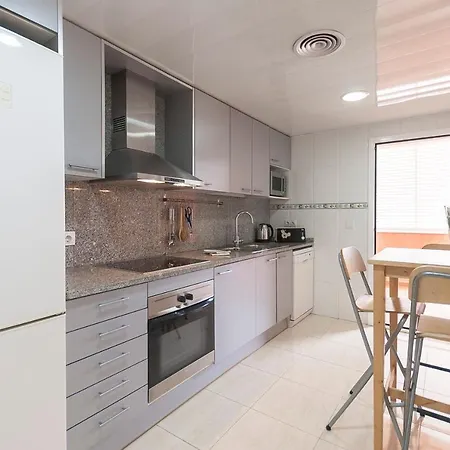 Lets Holidays Bright Duplex With Pool 滨海托萨