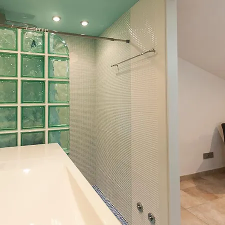 Lets Holidays Bright Duplex With Pool