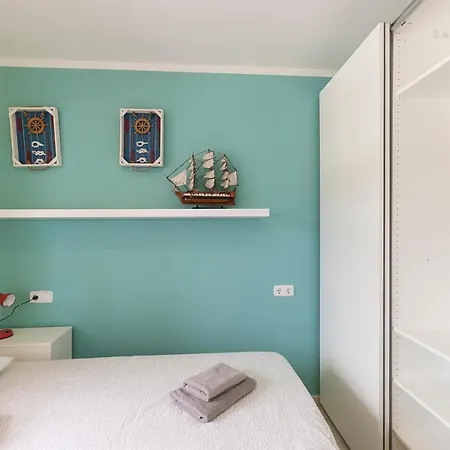 Lets Holidays Bright Duplex With Pool 公寓 *