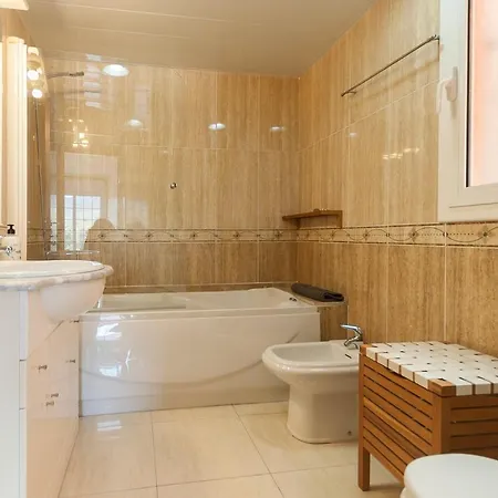 Διαμέρισμα Lets Holidays Bright Duplex With Pool *